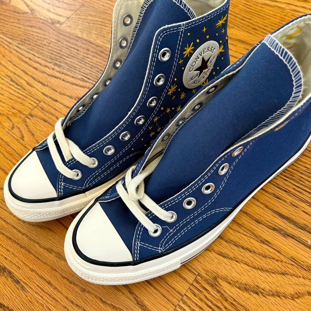 Brand new women’s high top Converse